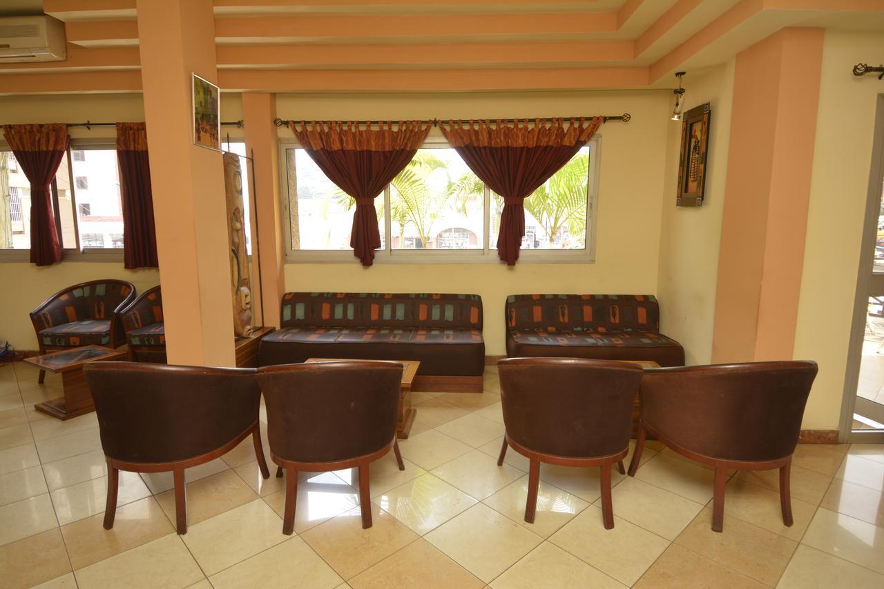 Merina Hotel Yaounde Exterior photo