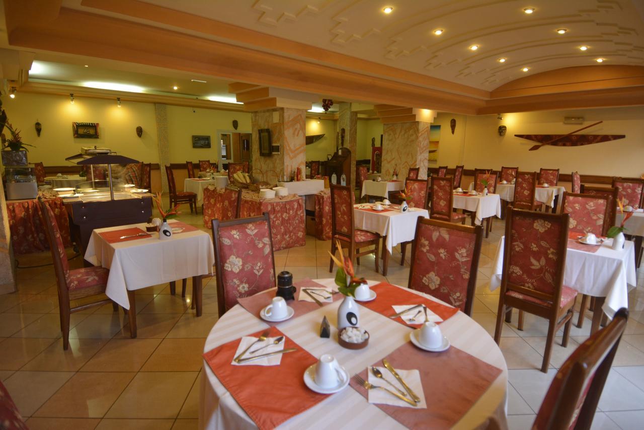 Merina Hotel Yaounde Exterior photo
