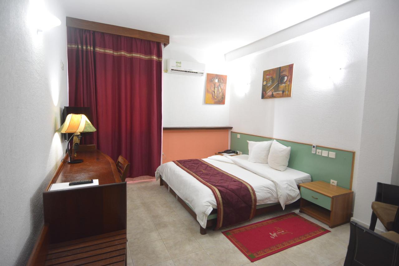 Merina Hotel Yaounde Exterior photo